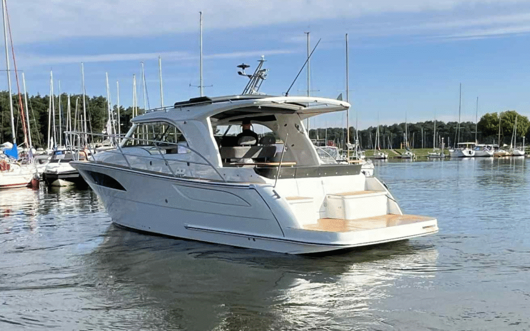 Launch of the Marex 310 with extended platform in Cannes